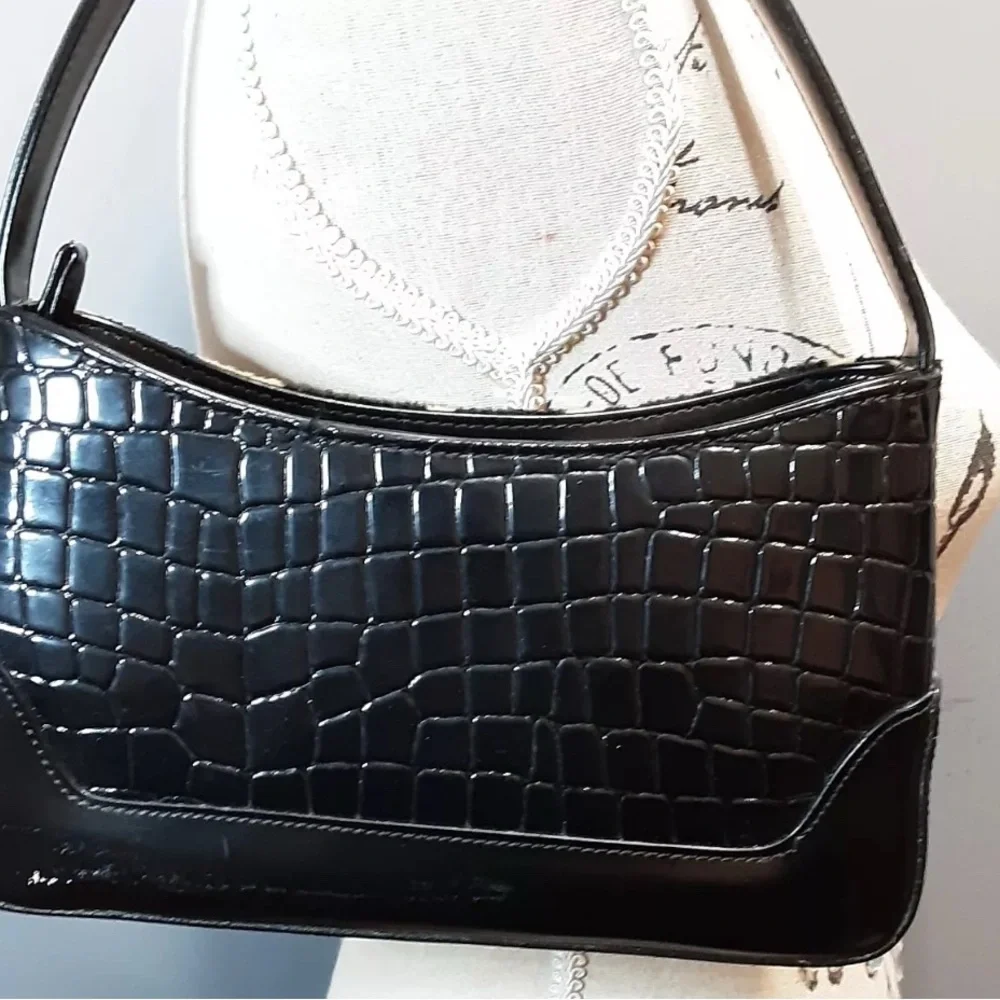 ‼️GIVEAWAY‼️ Kate Spade Black and Tan Giraffe Print Shoulder Bag - Picture 7 of 8